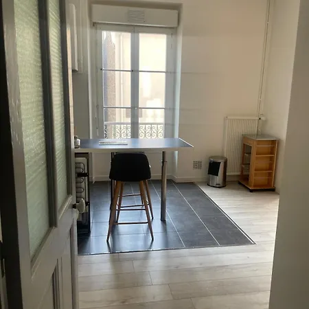 T2 Cosy Mezzanine & Cheminee Europole Gare Iut Gem Apartmán *